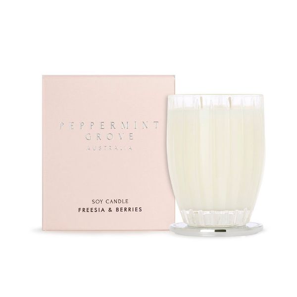 Picture of Peppermint Grove Candle 370g - Freesia & Berries